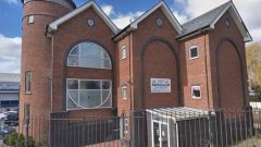 Southall Mosque Attack: Worshippers Detain Man Armed With Hammer